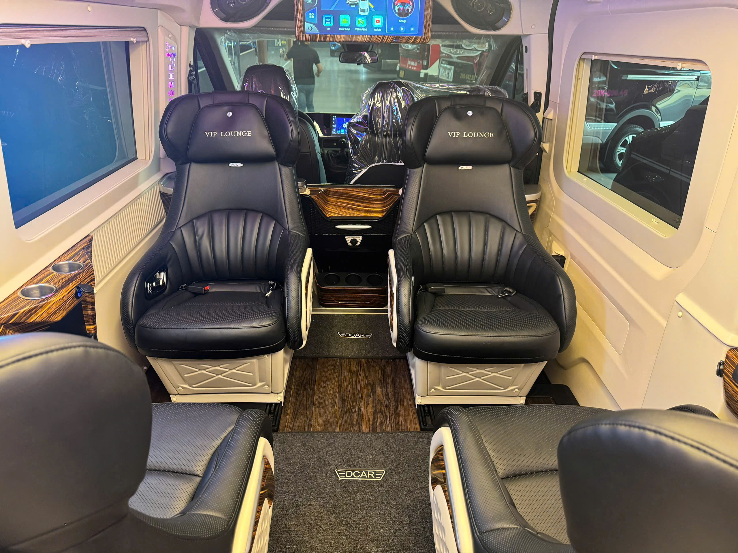 DCar Limousine